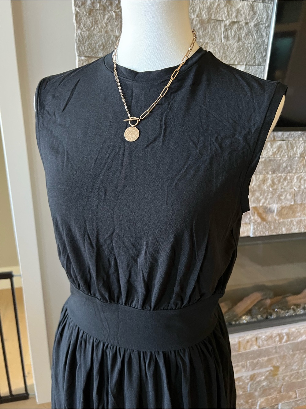 Banana Republic Black Sleeveless Dress - Picture 2 of 5